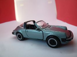 Porsche 911 Targa - sehr schön in grün - NZG ! Germany