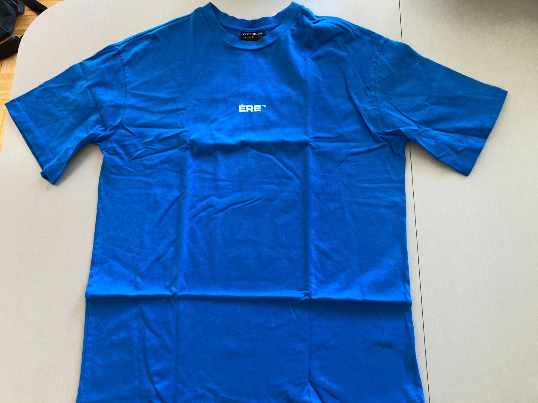 T-shirt: T-Shirt von ÉRE studios blau – Usato da Obfelden venduto da miau68
