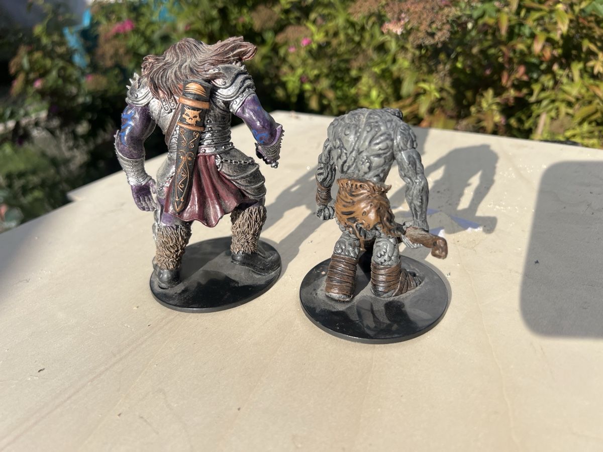 Statuette: D&D Miniatures – Eldritch Giant & Mountain Troll – Usato da Nänikon venduto da Flipperbar 2