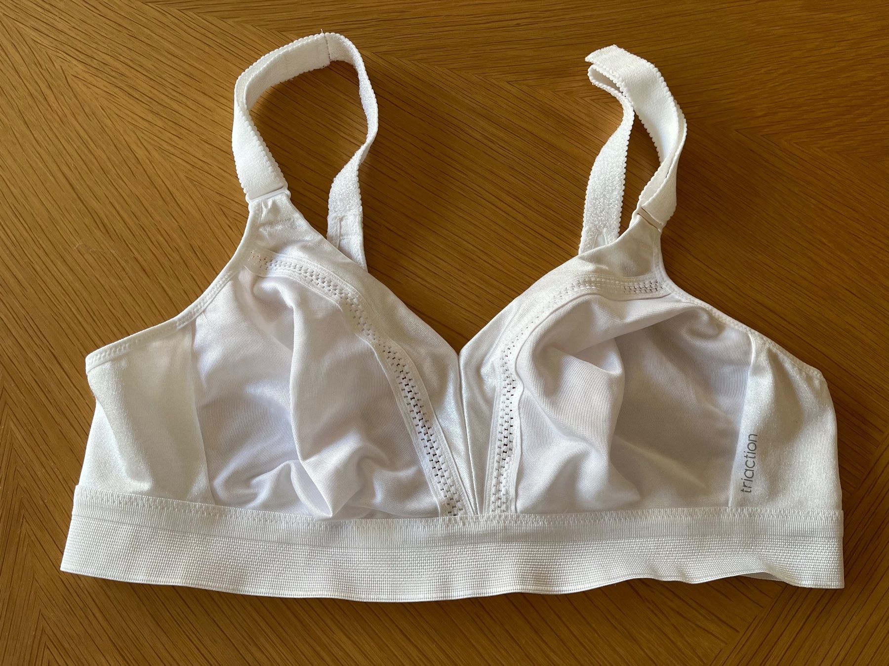 Triumph Altra biancheria intima: Triumph Sport BH 90B – Nuovo (secondo la descrizione) da Basel venduto da Boelleli69 3