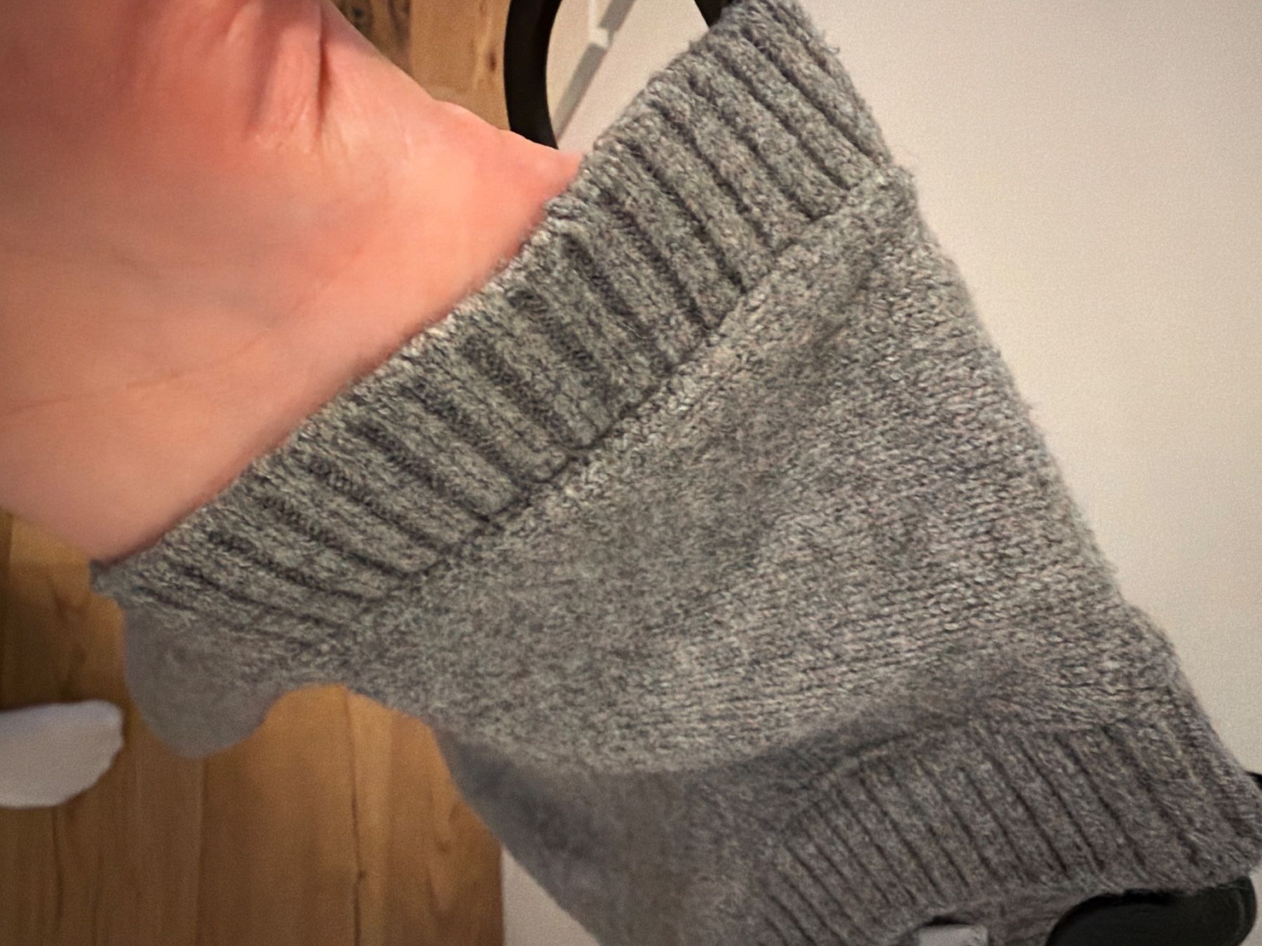 Zara T-shirt: ZARA Strick-Shirt (Grösse M) – Nuovo (secondo la descrizione) da Olten venduto da Alina_9jxy 1