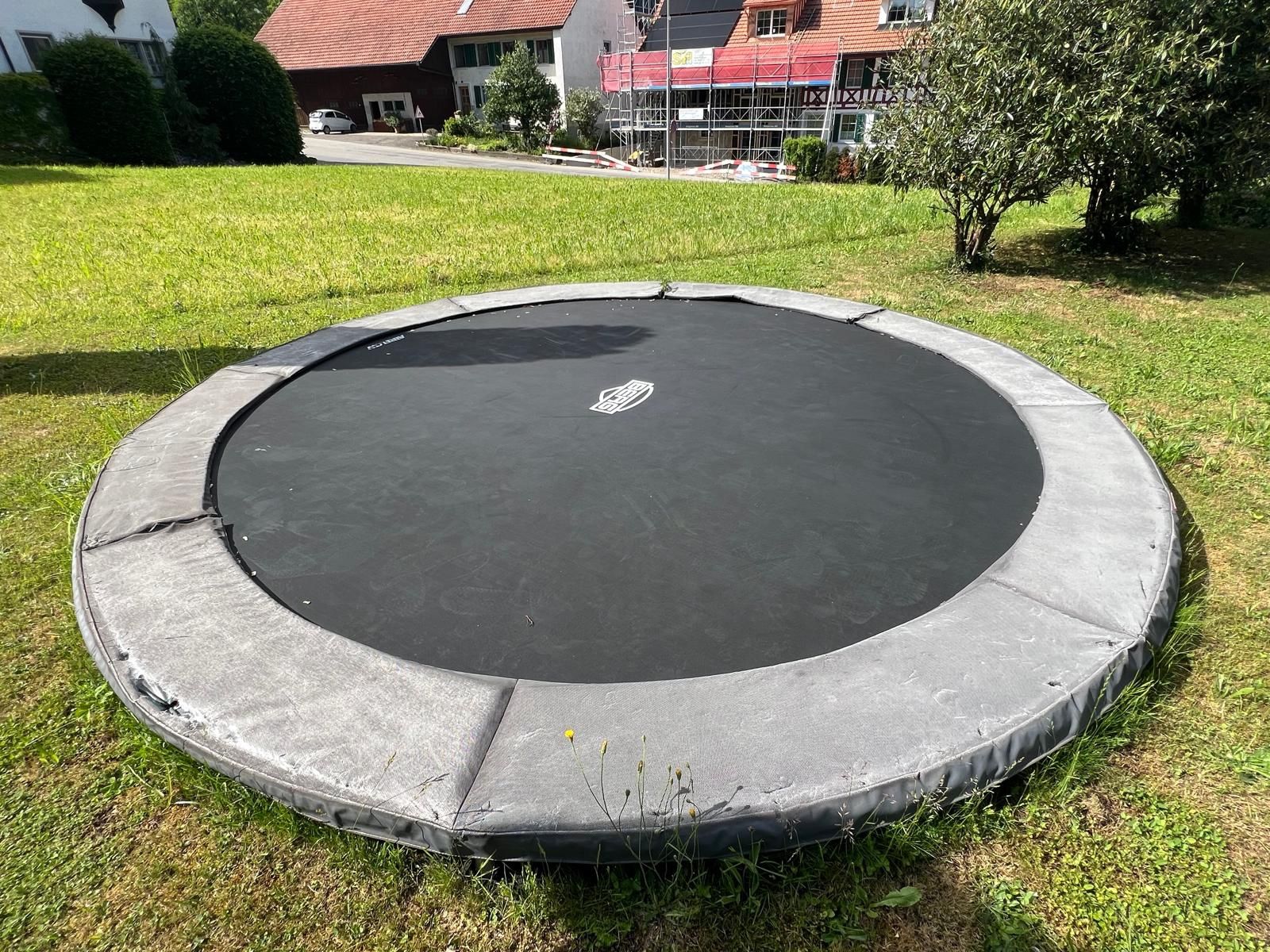 Trampolini: Trampolin BERG InGround Champion Grey 430 – Usato da Schneisingen venduto da con_8tvg 1