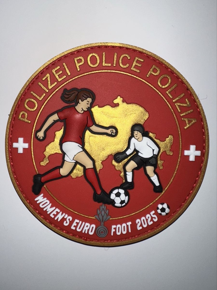 Swiss Plaketten & Abzeichen: Police Womens's Euro 2025 – Neu und originalverpackt aus Castione von DWNL