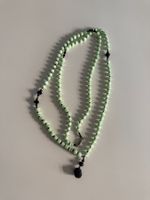 Kette aus mintgrünen Perlchen