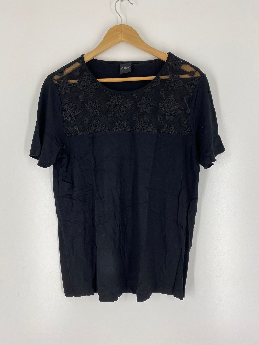 Madeleine T-shirt: T-Shirt Madeleine, Grösse 44 – Usato da Mülligen venduto da Chleeblatt1941