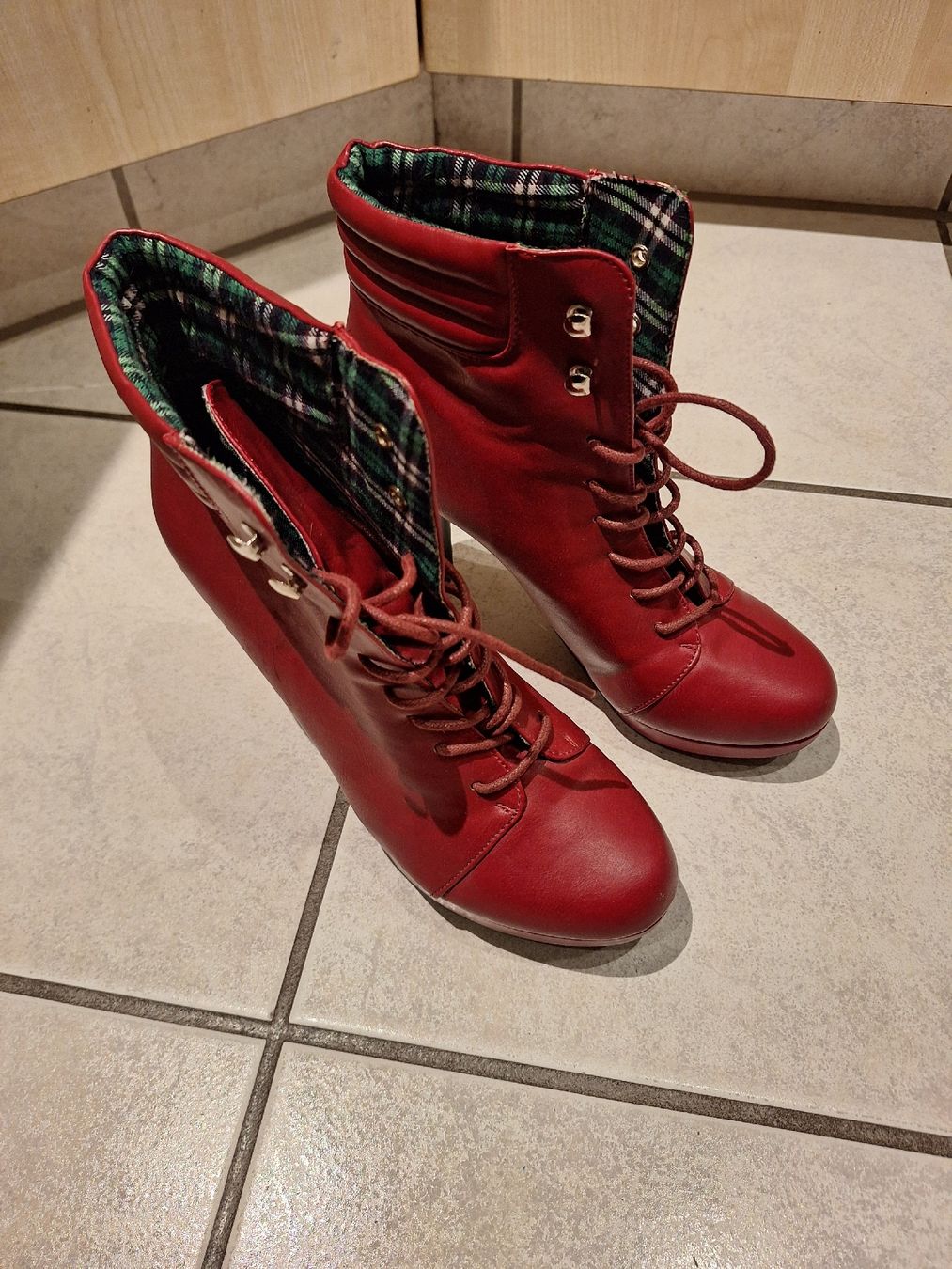 Scarpe da donna: Rote Stiefeletten Gr. 38 – Usato da Aarau venduto da Chillkrot 1