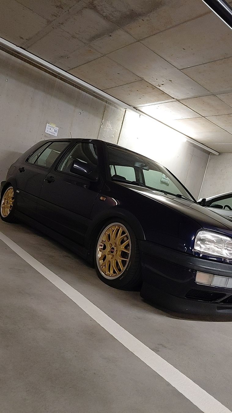 Volkswagen Cerchioni: Originale Golf 3 Jubi Felgen – Usato da Sissach venduto da Toubi22 1