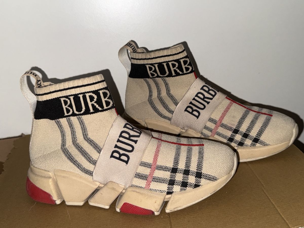 Burberry Scarpe da donna: BURBERRY SNEAKER MIT KAROMUSTER – Usato da Schlieren venduto da kle_dis