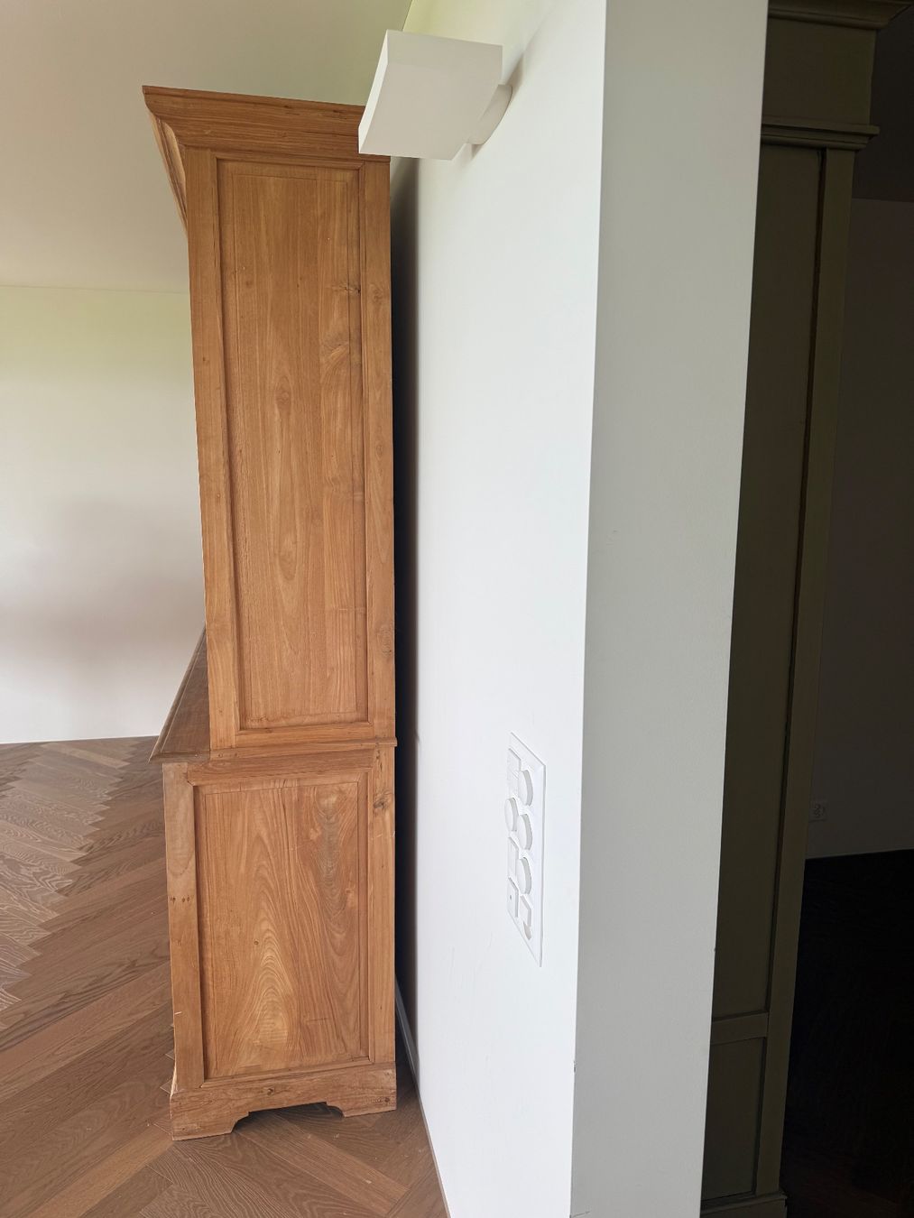Credenze: Massive Teakholz buffet Vitrinen Schrank – Usato da Feusisberg venduto da ANNEVOO 2