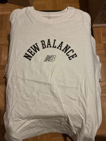 T-shirt New Balance blanc taille L neuf