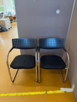 2x Besucherstuhl / Bürostuhl – Schwarz mit Chromgestell – gu