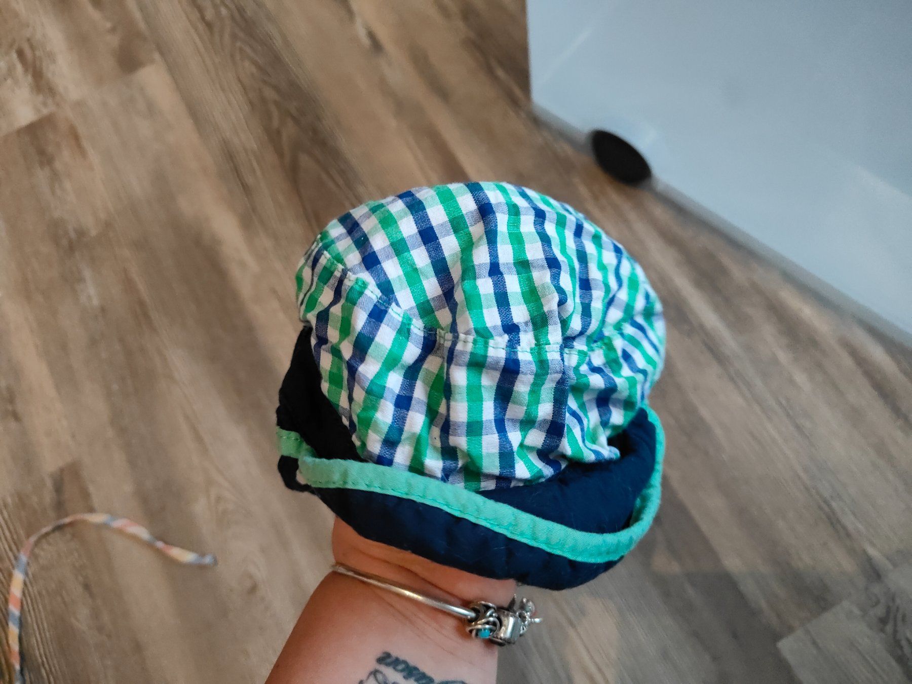 H&M Mützen & Schals: Käppli Gr. 3-6 Monate Gr. 44 – Gebraucht aus Tenniken von Pasci1990 2