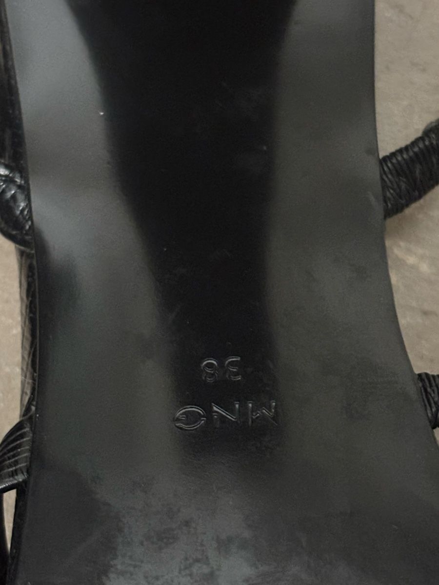 Mango Scarpe da donna: Schwarze Mango Sandaletten – Usato da Zürich venduto da del_gdm2 3
