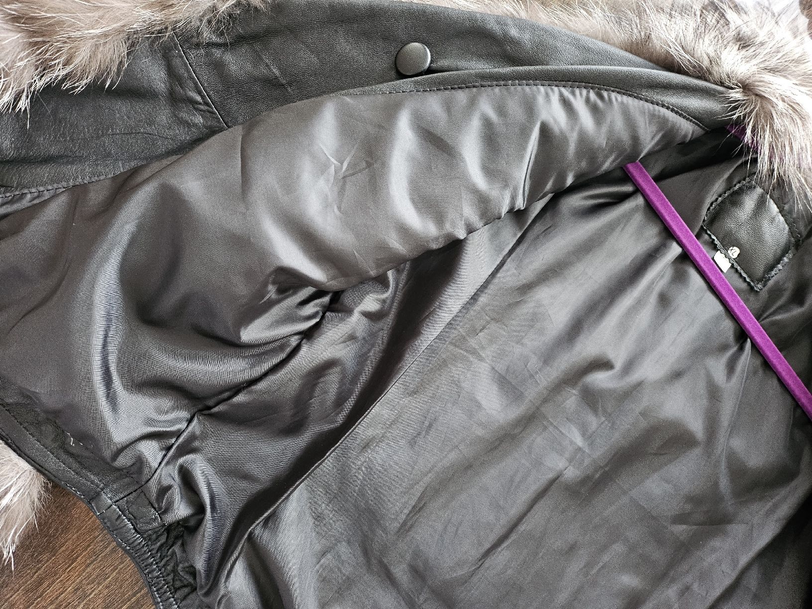 Jacken: Lederjacke mit dem Pelz – Neu (gemäss Beschreibung) aus Rapperswil SG von dslemer 4