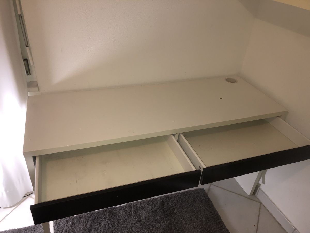 Ikea Scrivanie: IKEA Schreibtisch + Bürostuhl – Usato da Chur venduto da ropa68 2