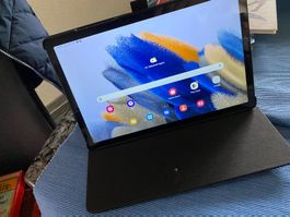 samsung galaxy Tab A8 SM-X200 & Hülle von cellularline