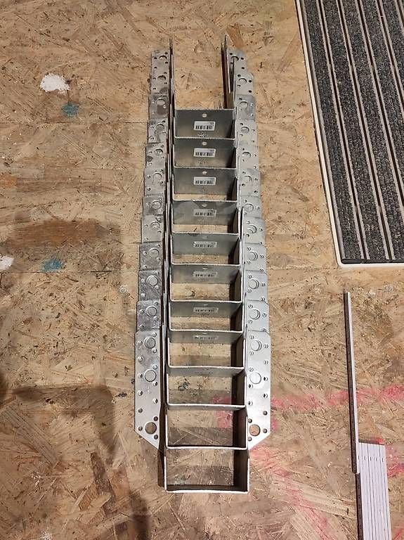 Eisenwaren: 12 Balkenschuhe Typ A 80x180 – Neu und originalverpackt aus Chur von 0815fox 1