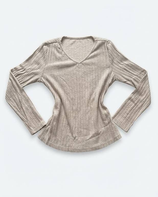 Maglioni & Felpe: Pull beige côtelé à col en V taille M – Nuovo e nell'imballaggio originale da Montreux venduto da gts_5lht