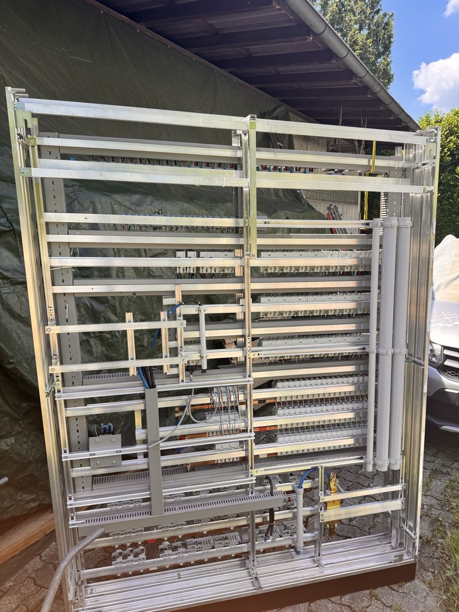 Alimentation électrique: Schaltschrank Aluminium Gehäuse mit Komponenten  – D'occasion à Ebikon par macorano83 1