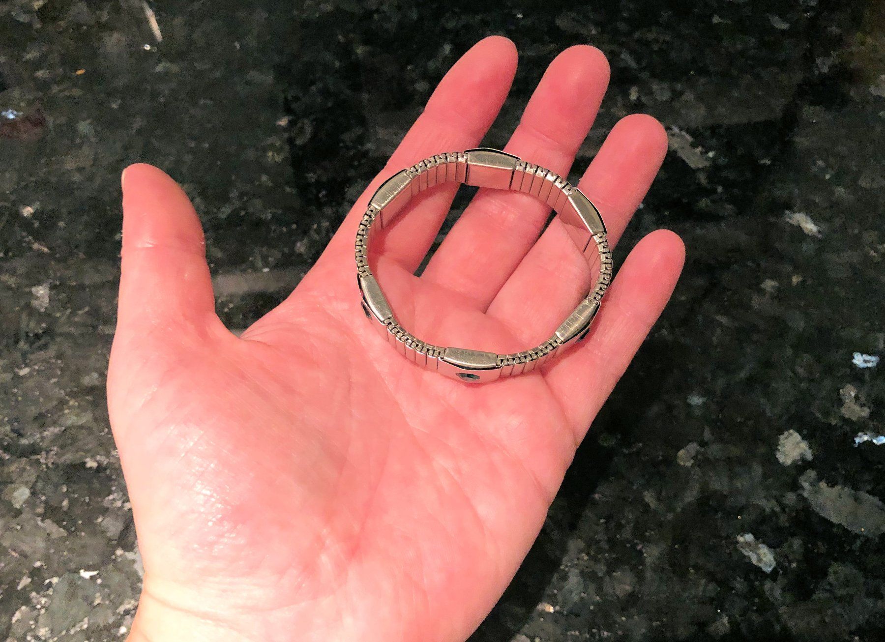 Bracelets: Magnetarmband mit grünen steinen – Neuf avec emballage d'origine à Rüti ZH par Jasna89 3