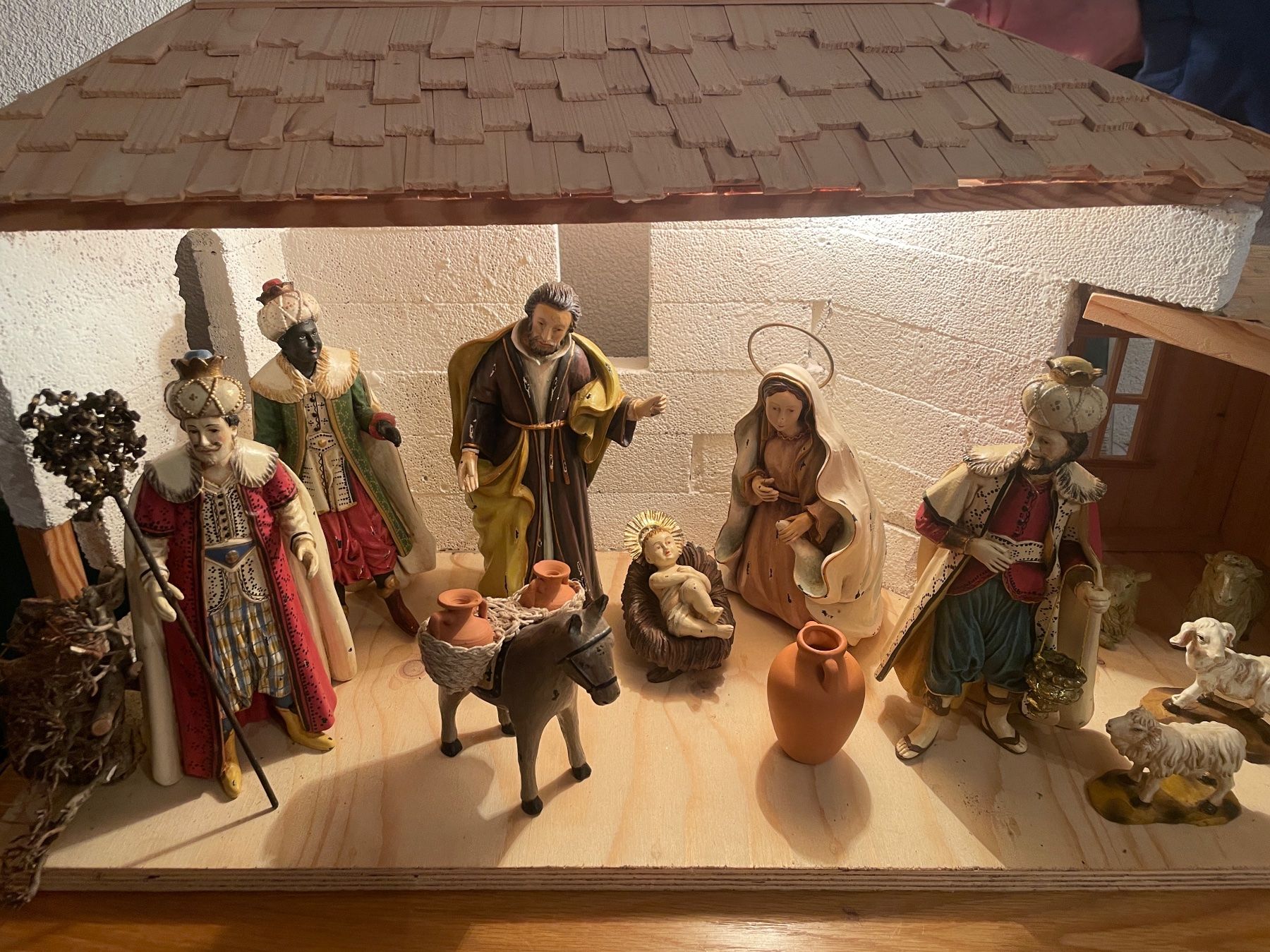 Tutte le decorazioni: Grosse Krippe mit Figuren – Usato da Kleinlützel venduto da Schatzkiste_Laufen 7