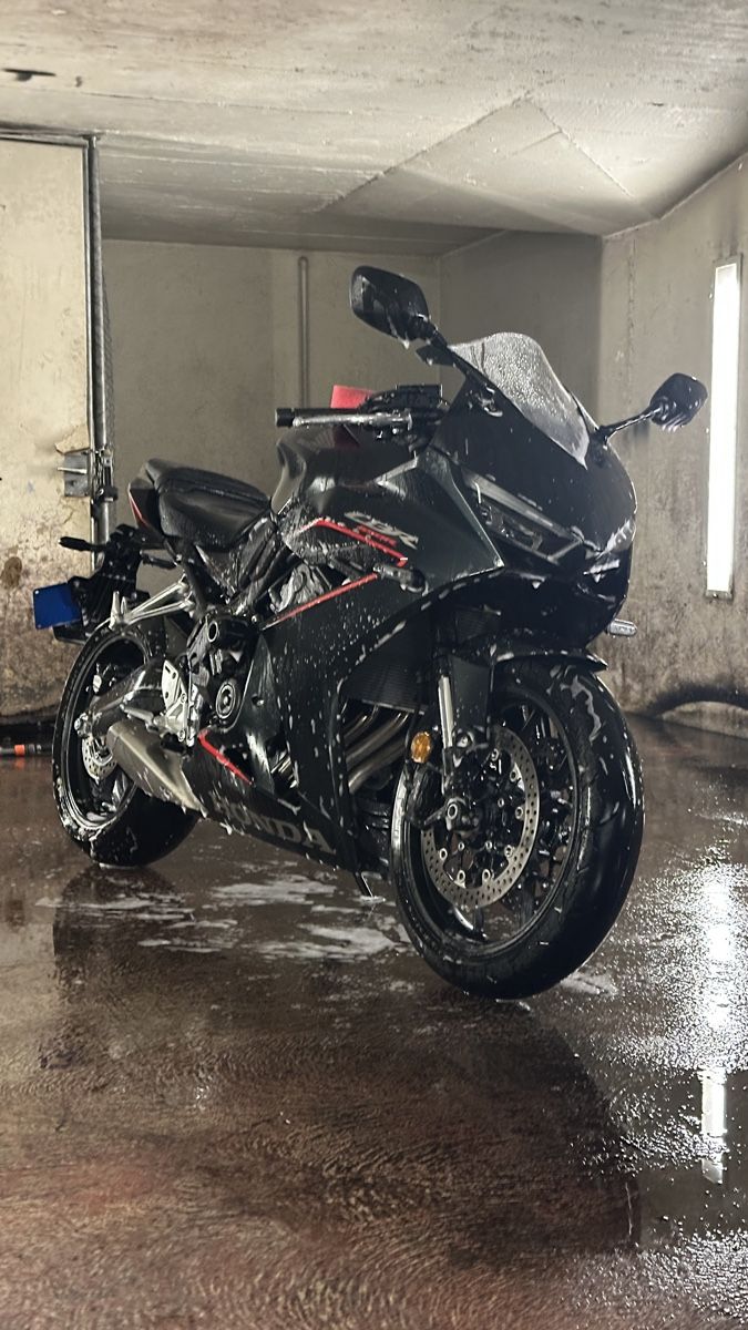 Honda Strada: Honda CBR 650R 2025  – Usato da Uster venduto da Haki.vhc 2