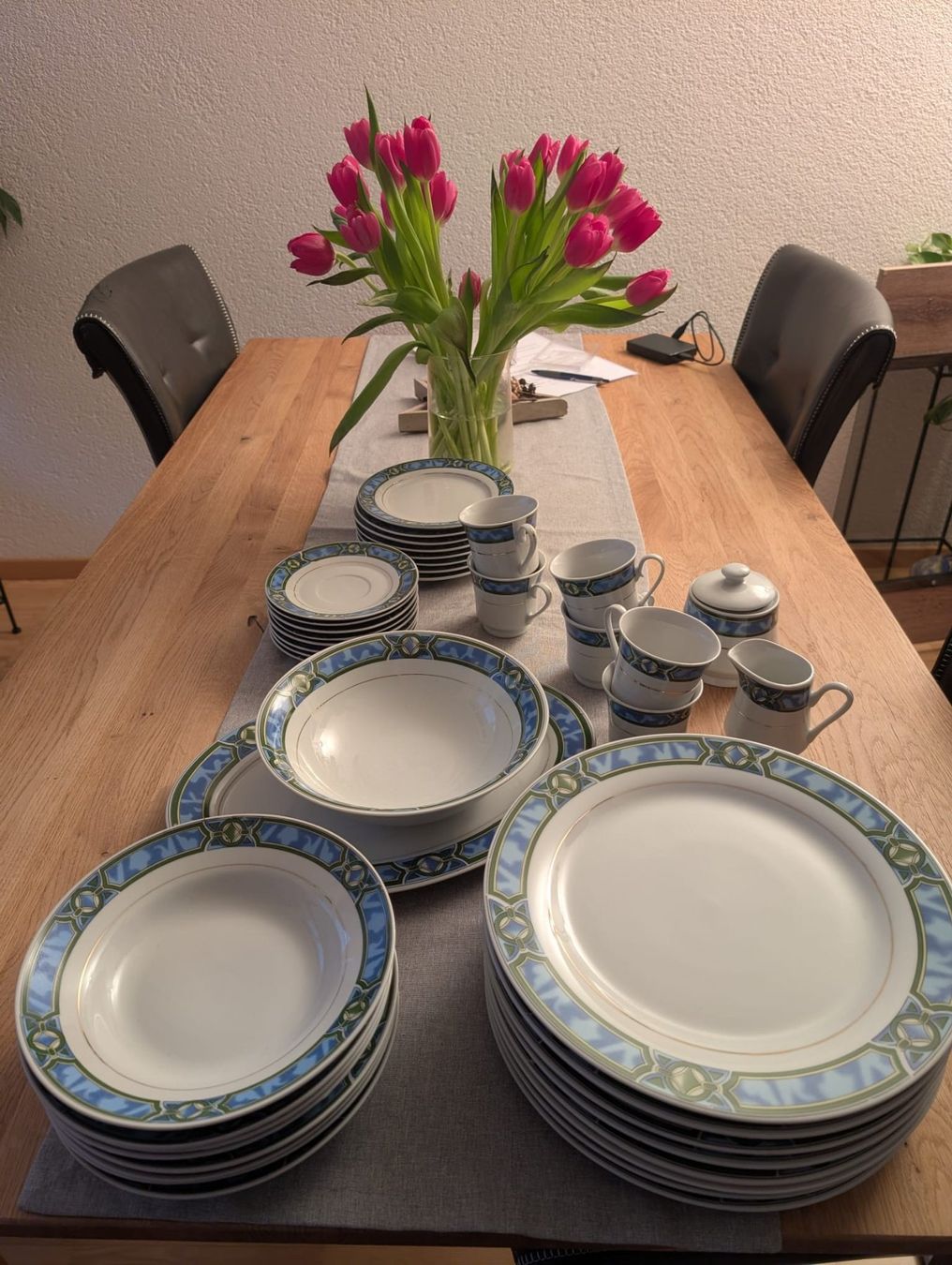 Set di piatti: Geschirr-Service (8-teilig) – Nuovo (secondo la descrizione) da Burgdorf venduto da ret_p7pz
