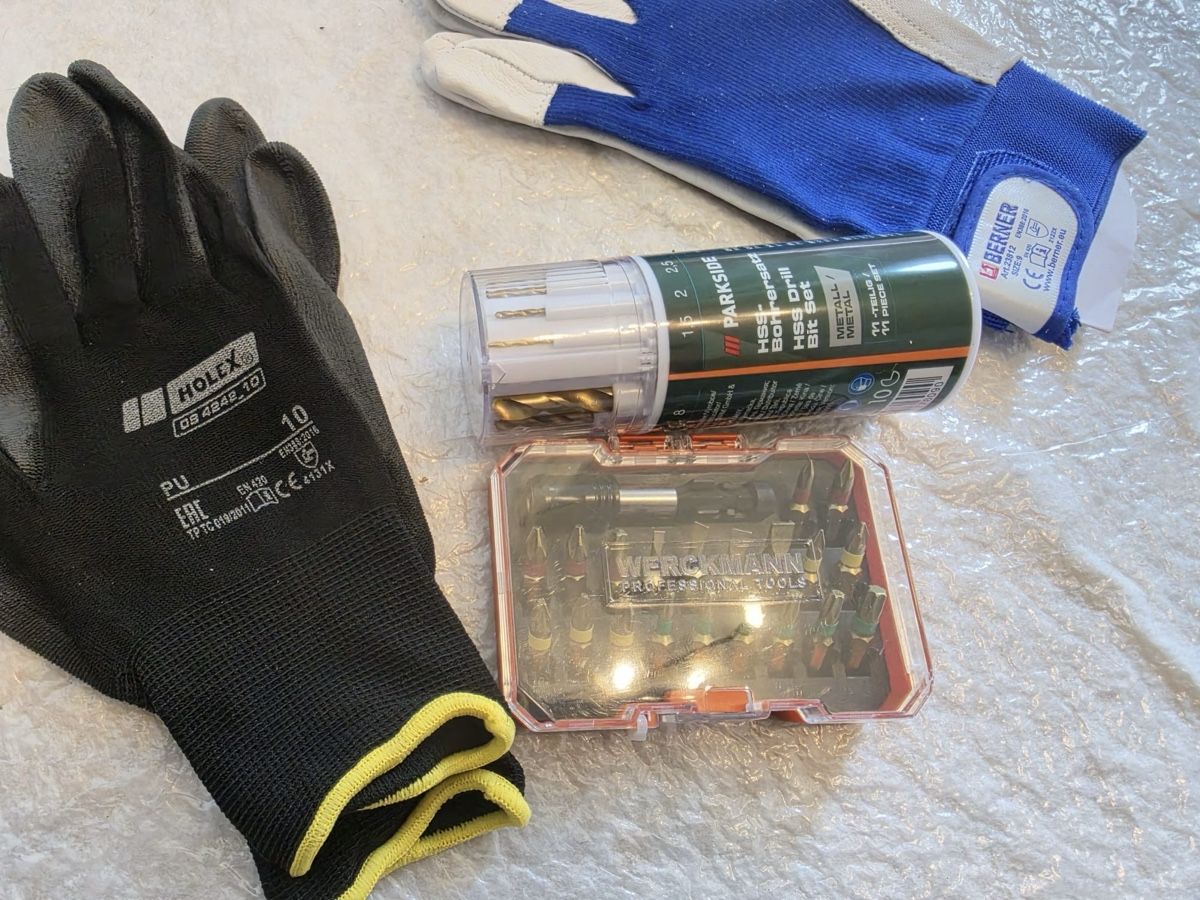 Alle Werkzeuge: Werkzeug Set Bohrer Bits Handschuhe neu – Neu (gemäss Beschreibung) aus Grenchen von Mary.J 1