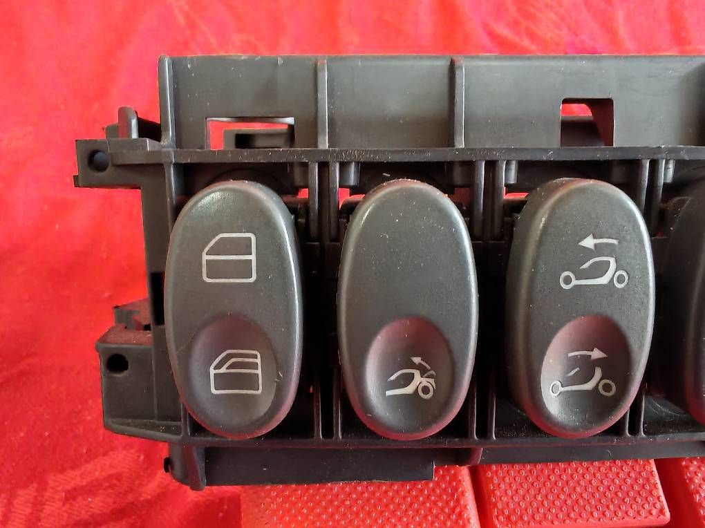 Smart Toutes les pièces auto: Smart Roadster pulsantiera – D'occasion à Cadenazzo par Mulinacu