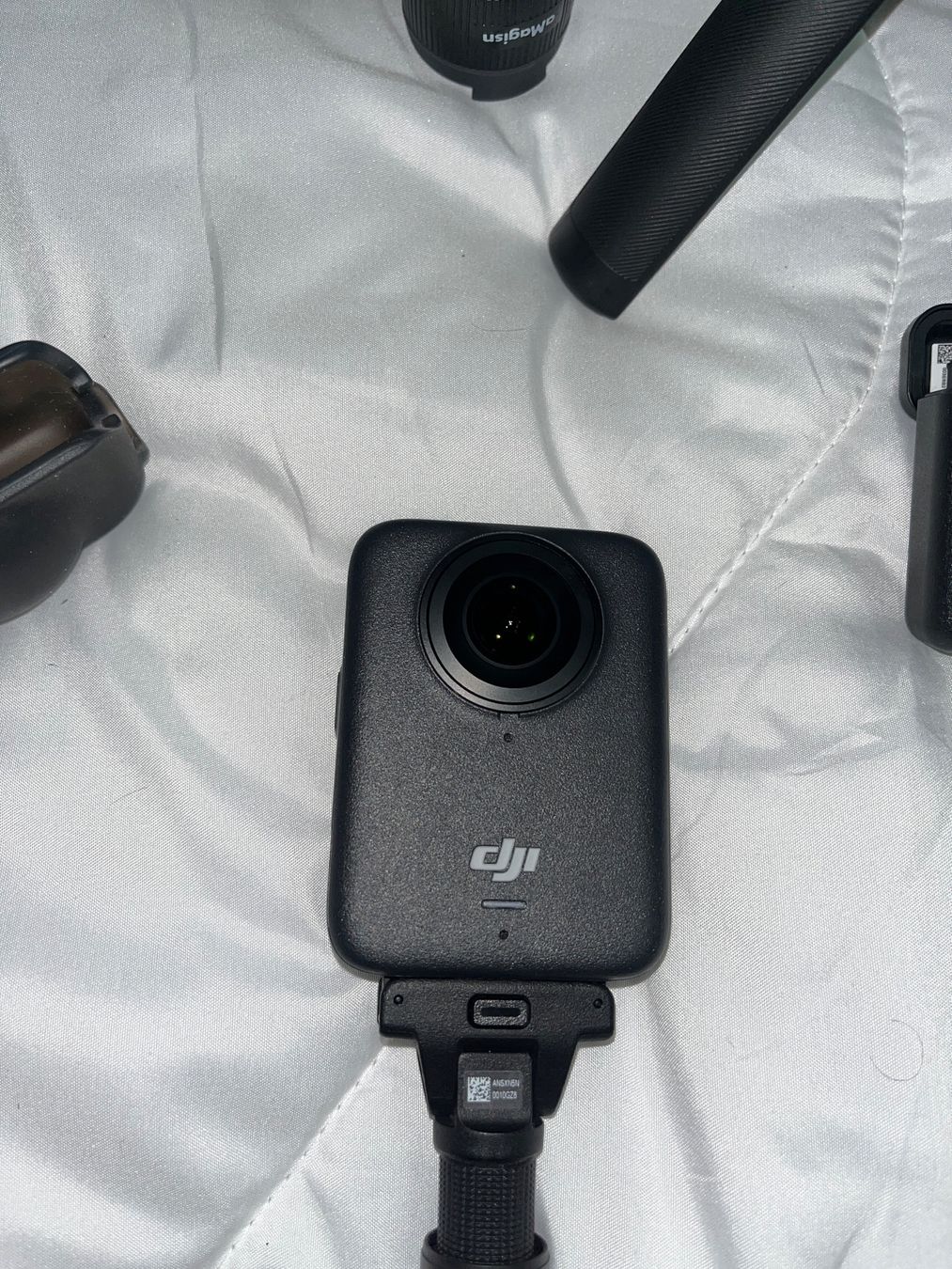 DJI Action Cam: DJI Osmo 360 adventure combo – Neu und originalverpackt aus Yverdon-les-Bains von con_5qmg