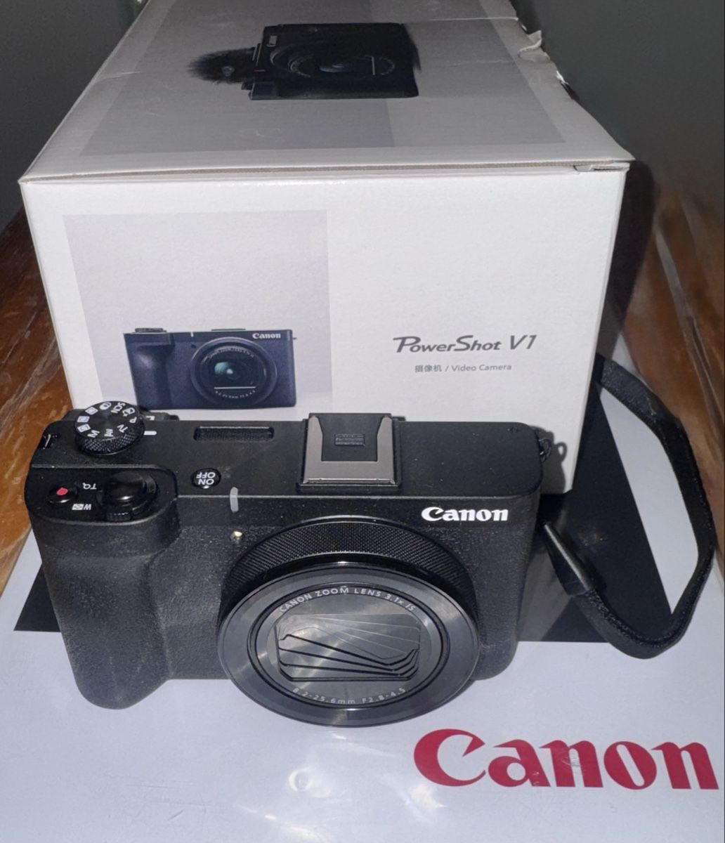 Canon PowerShot V1 Digital Camera Black with Original Box (Neuf (Voir ...