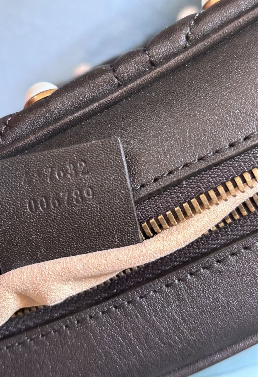 Gucci Sacs femmes: Gucci Ledertasche  mit Perlen – D'occasion à schaffhausen par schogdie 7