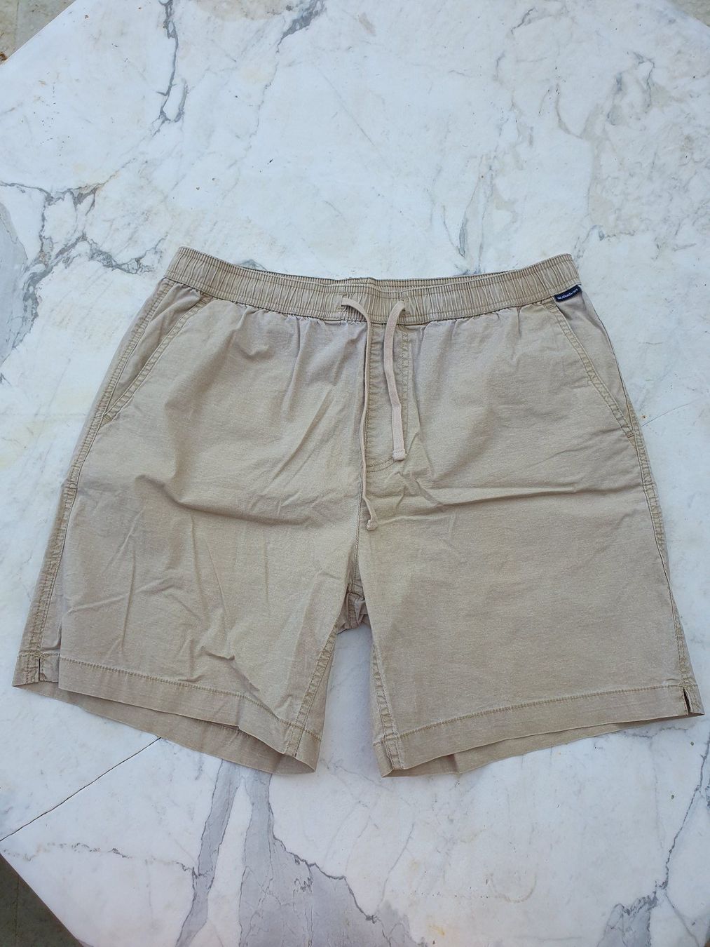 Quiksilver Hosen: Short chino Quicksilver taille M – Gebraucht aus Veyrier von jul_r9vf