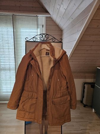 hellbraune Winterjacke von Manor Grösse 38