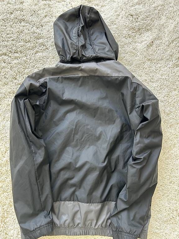 Jacken: Puma Regenjacke, Gr. 164 – Gebraucht aus Uerikon von Audrey09 1