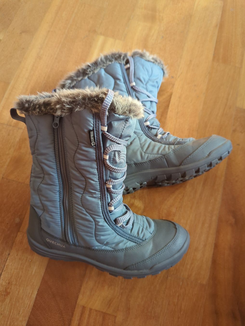 Decathlon Chaussures filles: Quechua Winterstiefel Gr. 38 – D'occasion à Eglisau par raf_hn2x 1