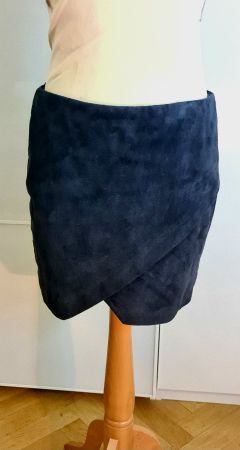 Jupe en cuir velours taille 34 Mango