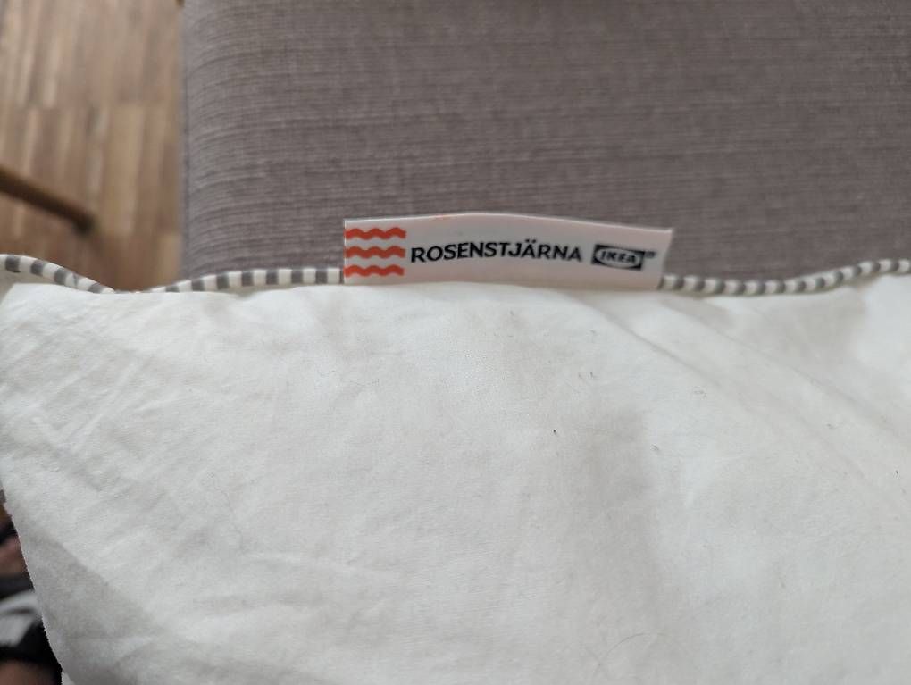 Ikea Coussins: Kopfkissen / Bed pillow – D'occasion à Zürich par Spyros 2