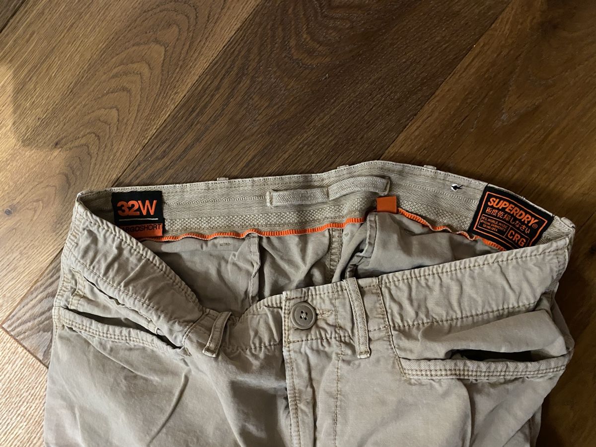 Superdry Pantaloni: Superdry Cargoshort Herren, Größe 32W – Nuovo (secondo la descrizione) da Effingen venduto da Daizyy 2