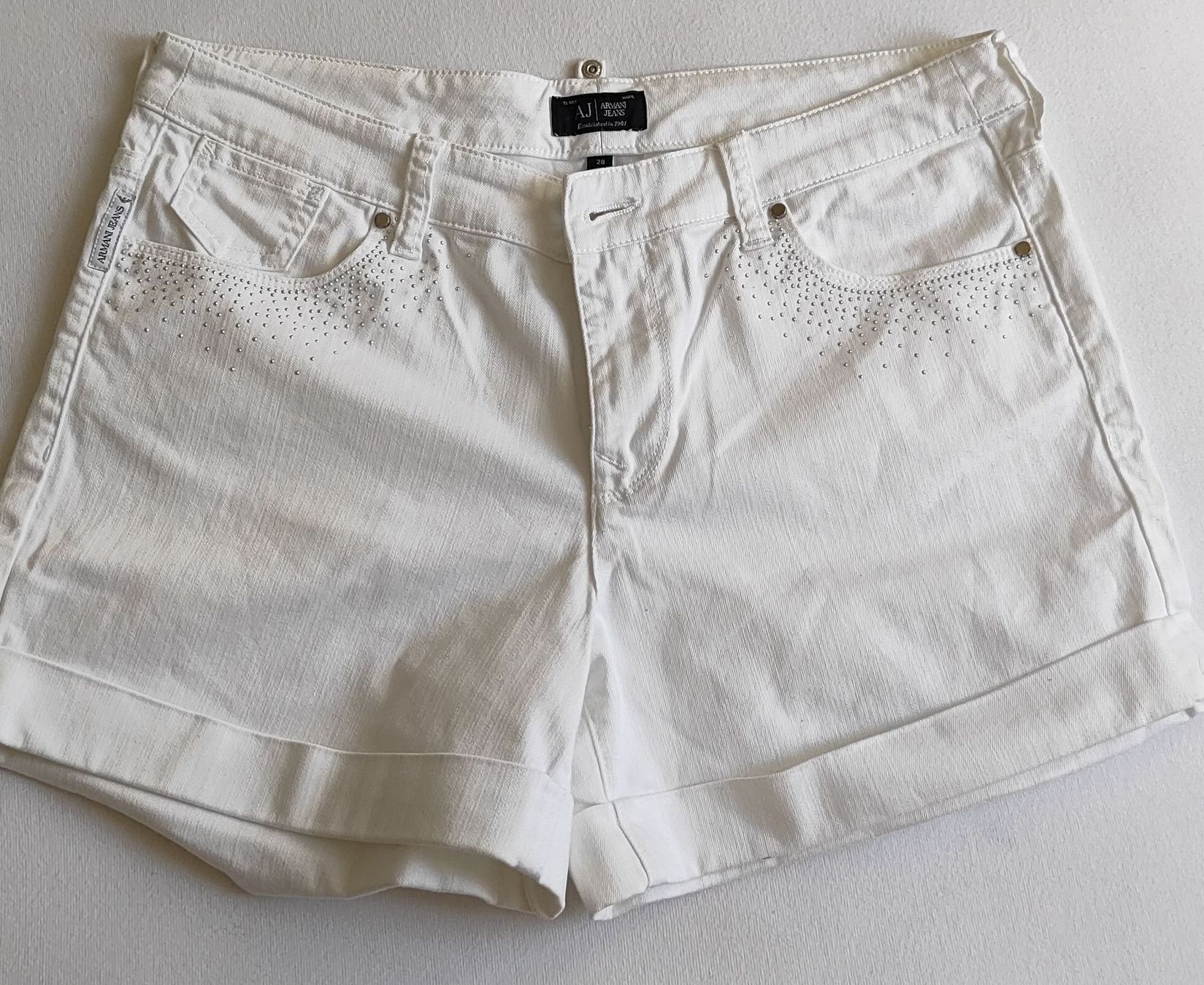 Armani Pantaloni: Short blanc Armani Exchange taille 28 - État impeccable! – Nuovo (secondo la descrizione) da Biel/Bienne venduto da Edi5Roli3