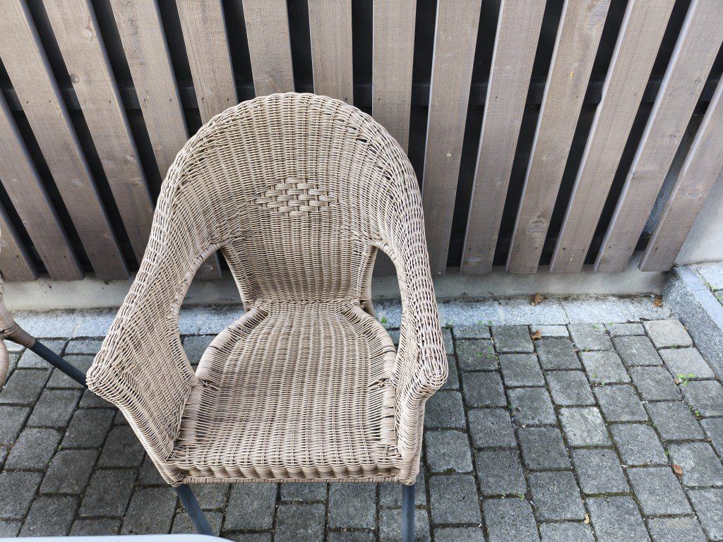 Tischset: Gartentisch Glas mit 4 Stühlen Polyrattan hellbraun – Gebraucht aus Hedingen von fis_6l6n 2