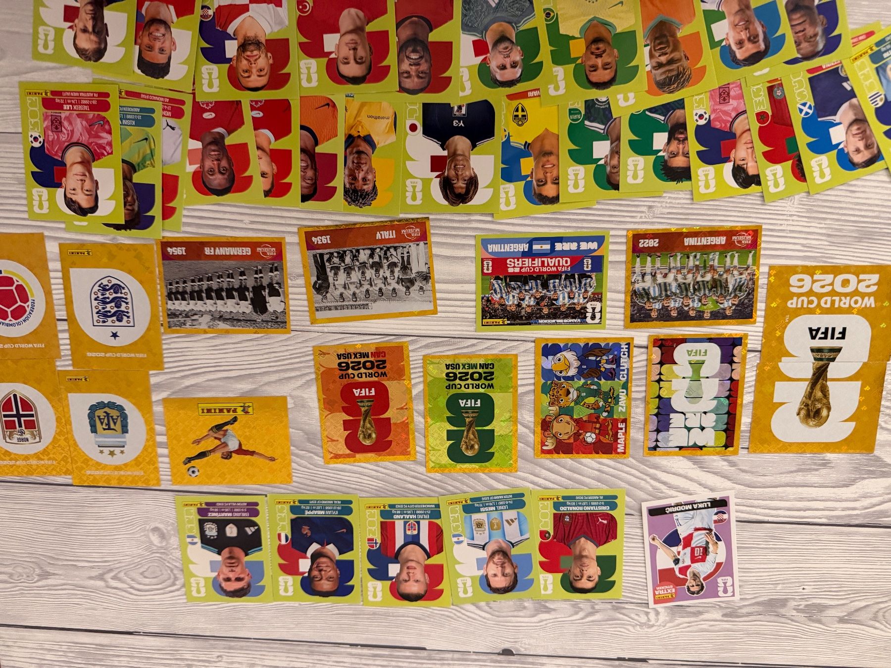 Aufkleber: Panini Ronaldo Extra Sticker Modric Messi Mappe Haaland – Gebraucht aus Volketswil von sistersc 3