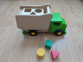 Holz LKW mit Formen zum Stecken, robust und toll!