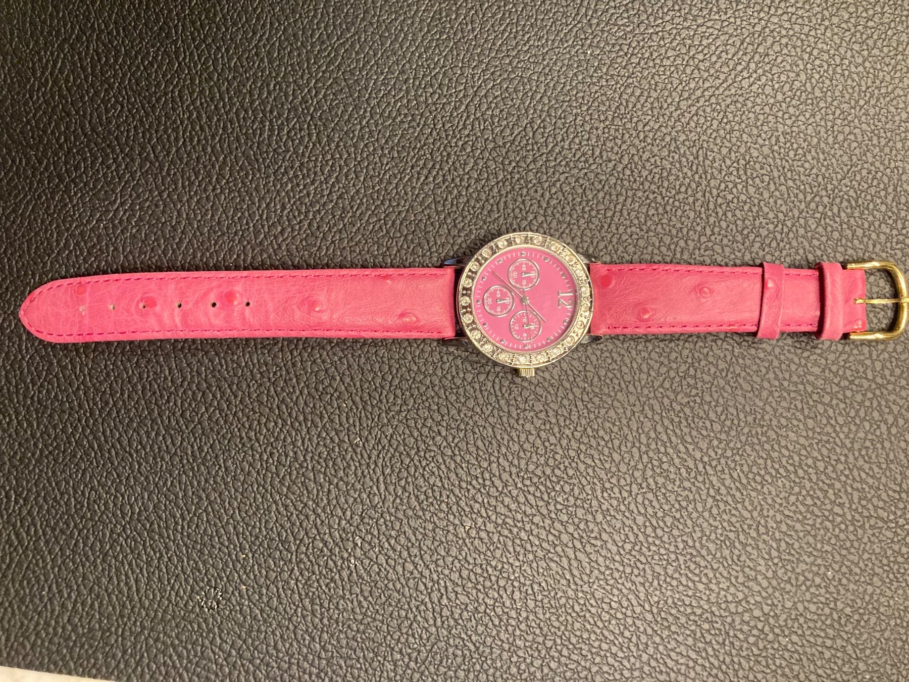 Orologi: Eternal LOVE – Nuovo (secondo la descrizione) da Wilderswil venduto da Feldbach 9
