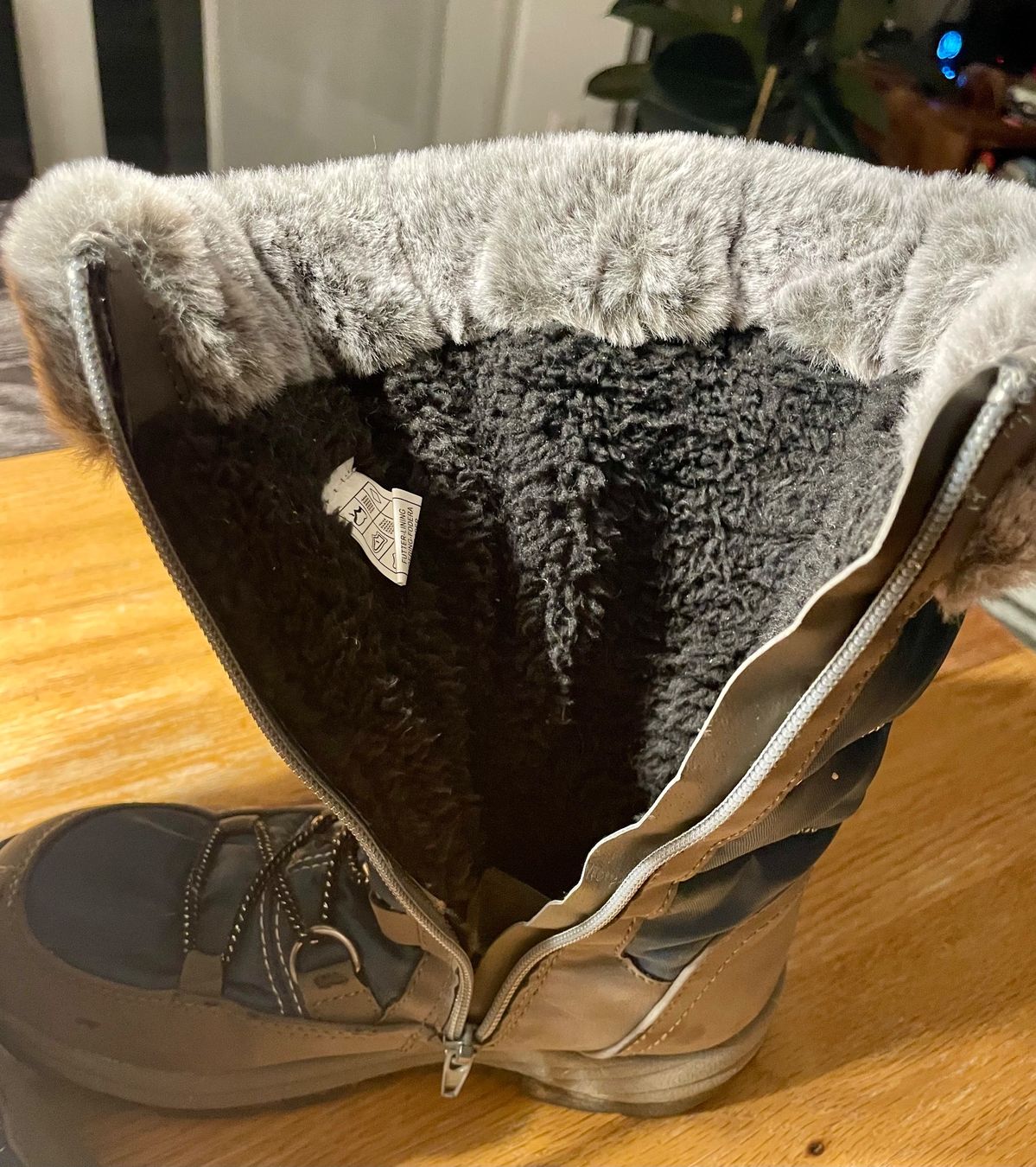 Scarpe per ragazze: Schöne und warme Winterstiefel Grösse 35 – Usato da Fehraltorf venduto da Marlene4 4