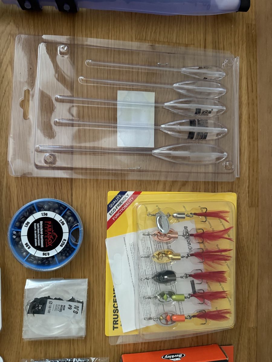 Canne da pesca: Fishing Rod and Tackle Set Various Brands New – Nuovo e nell'imballaggio originale da La Tour-de-Peilz venduto da bma_s97h 1