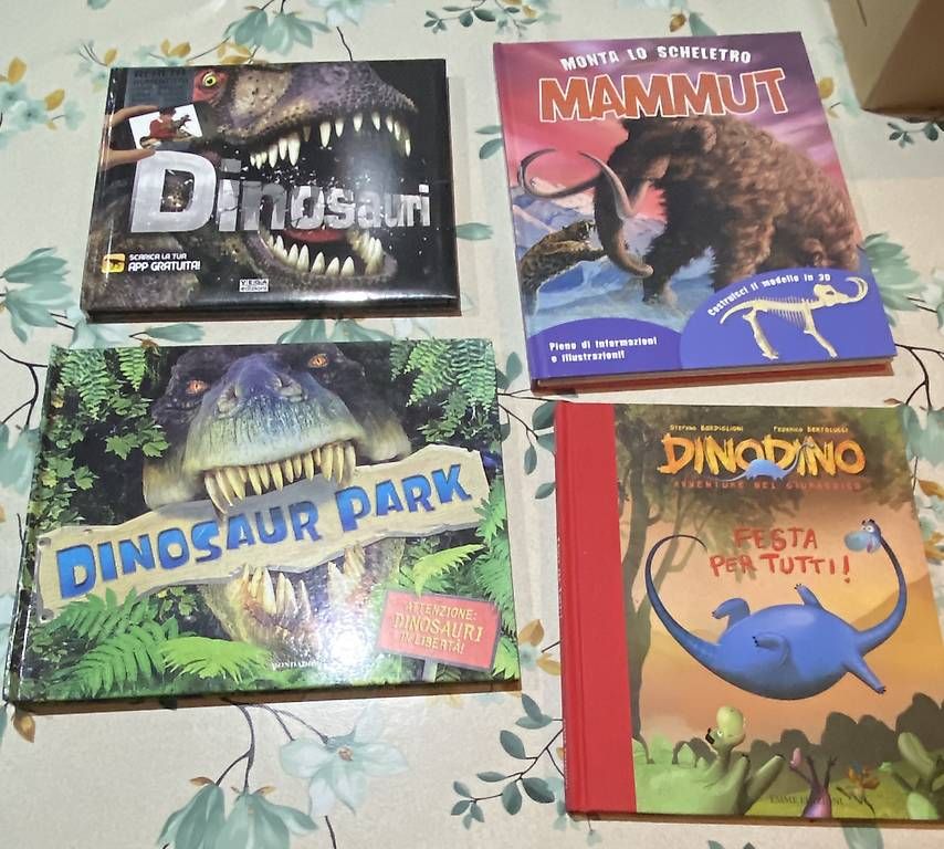 Bücher: 3 libri sui dinosauri + libro con scheletro mammut – Gebraucht aus Castel San Pietro von sab_lj2d