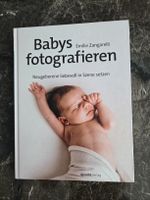 Babys fotografieren: Neugeborene liebevoll in Szene setzen