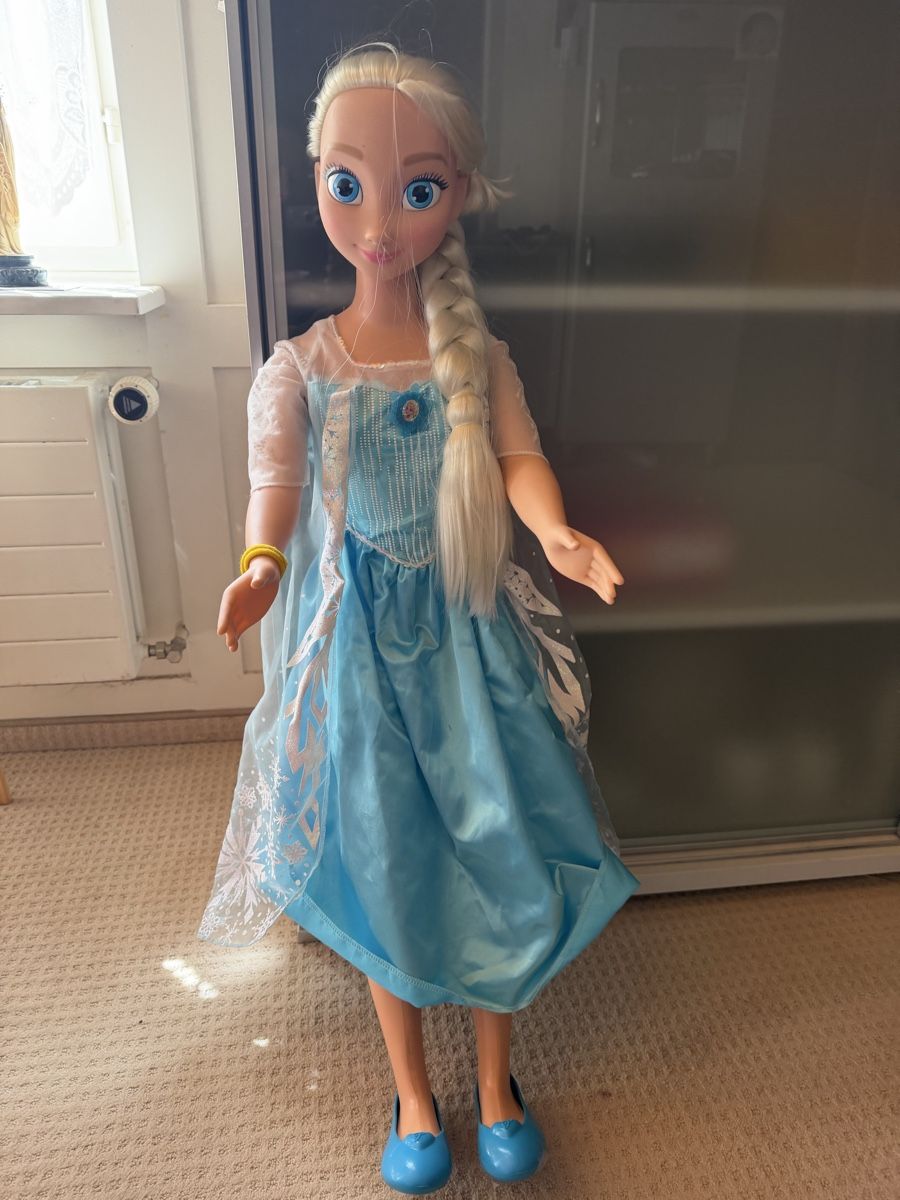 Disney Bambole: Disney Frozen Elsa Puppe gross gebraucht – Usato da Hergiswil NW venduto da bar_55lf 1