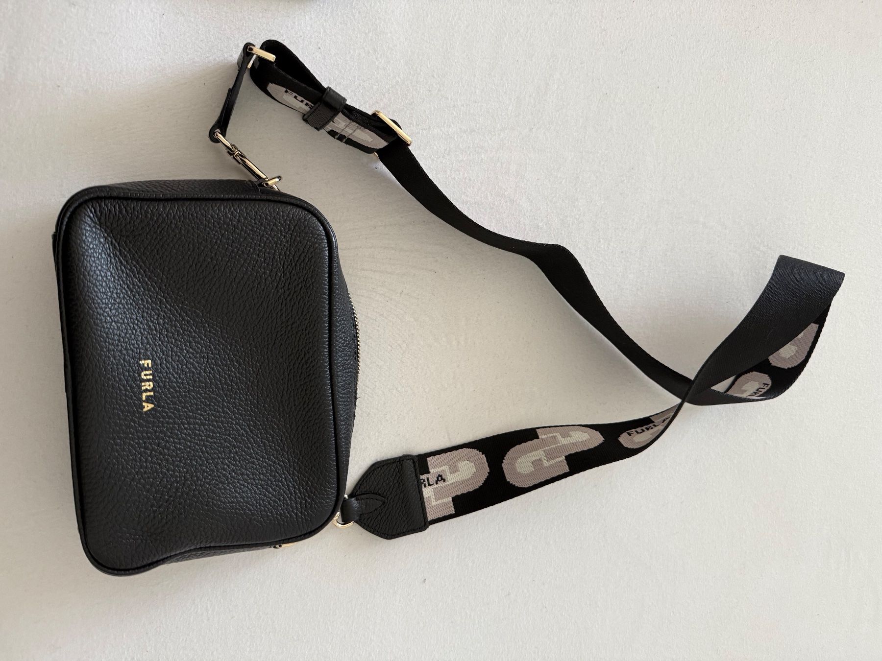 Furla Taschen für Damen: Furla Cross Boy – Gebraucht aus Allschwil von Figidindia